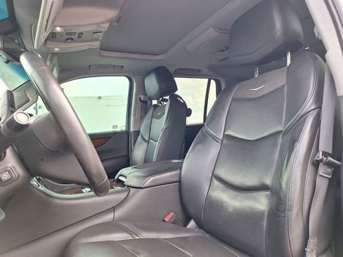 Used 2020 Cadillac Escalade Premium Luxury RWD image 27
