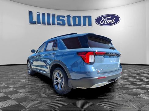 Used 2025 Ford Explorer Active w/ Active Comfort Package image 4