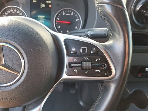 Used 2022 Mercedes-Benz Sprinter 2500 image 19