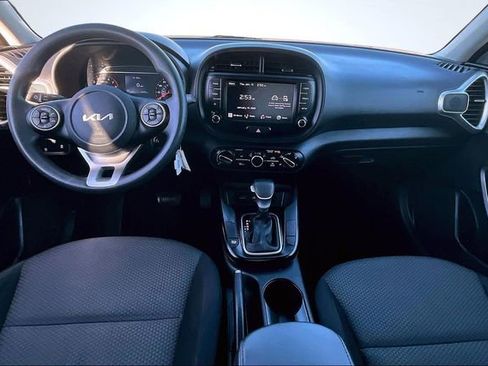 Used 2022 Kia Soul LX w/ Technology Package image 7