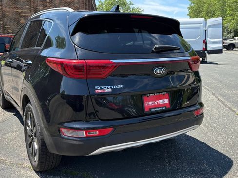 Used 2018 Kia Sportage EX w/ EX Sport Appearance Package AWD/4WD image 9