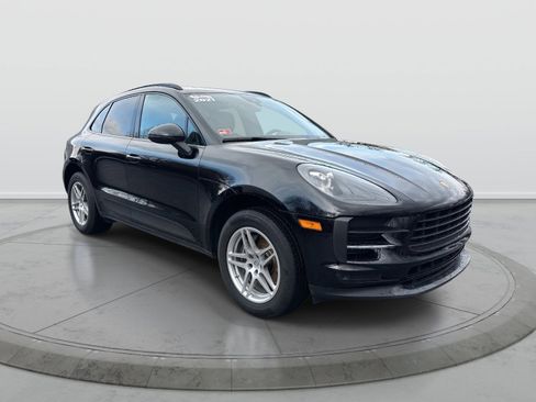 Used 2021 Porsche Macan w/ Driver Memory Package image 2