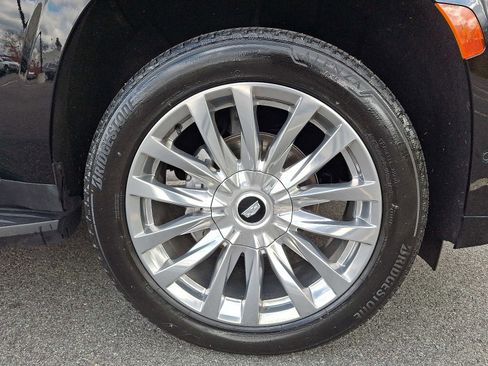 Used 2024 Cadillac Escalade Premium Luxury image 8