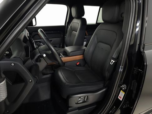 Used 2024 Land Rover Defender 130 X image 18