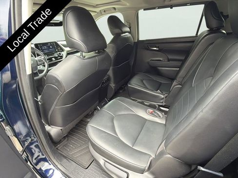 Used 2021 Toyota Highlander XLE FWD image 28
