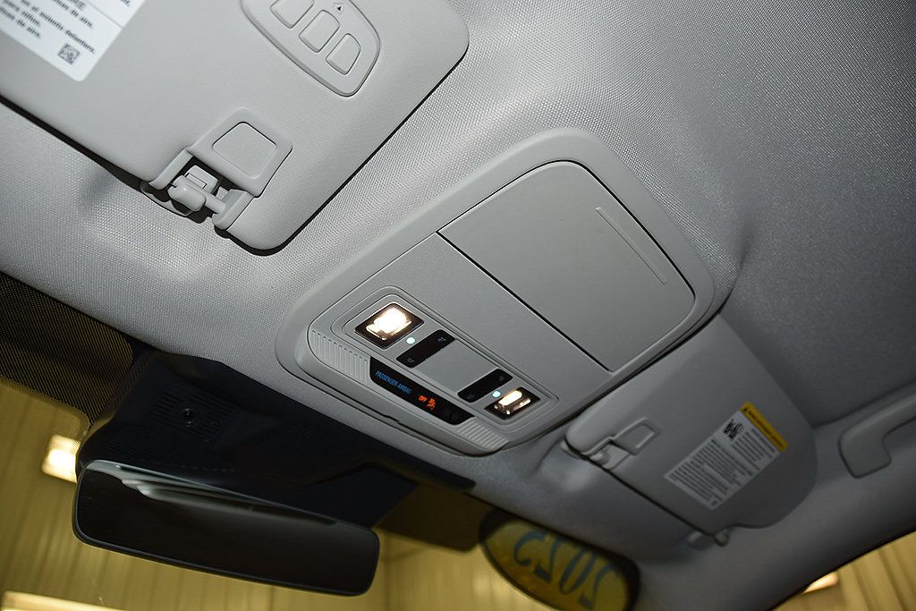 Used 2025 Ford Mustang Mach-E Premium AWD/4WD image 27