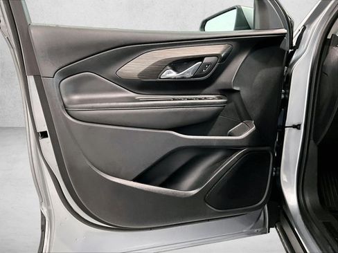 Used 2023 GMC Terrain SLE FWD image 18