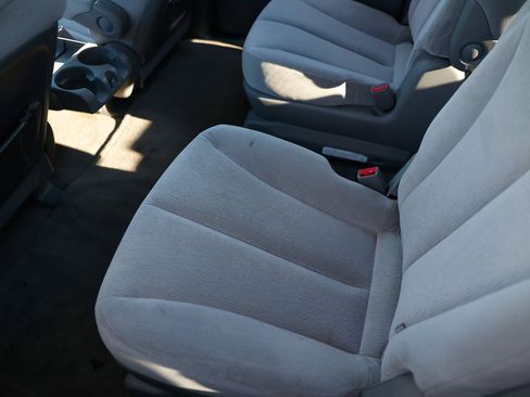 Used 2006 Kia Sedona LX image 10