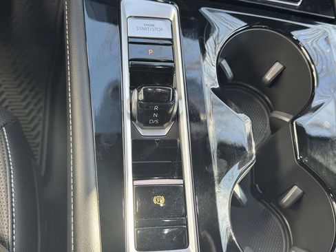 Used 2024 Volkswagen Atlas Cross Sport SEL R-Line image 29