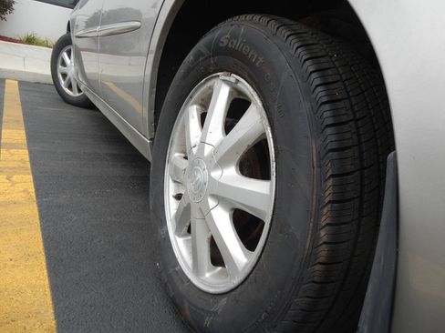 Used 2006 Buick LaCrosse CXL w/ Driver Confidence Package FWD image 15