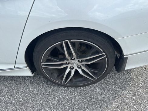 Used 2021 Honda Accord Touring image 9