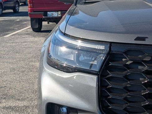 New 2026 Ford Explorer ST-Line image 9