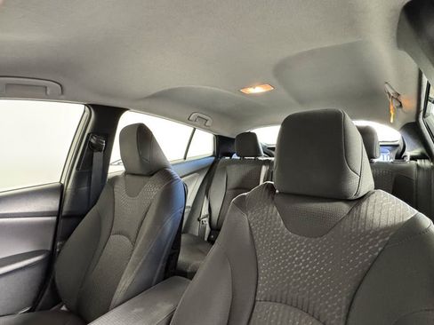 Used 2017 Toyota Prius Two FWD image 12