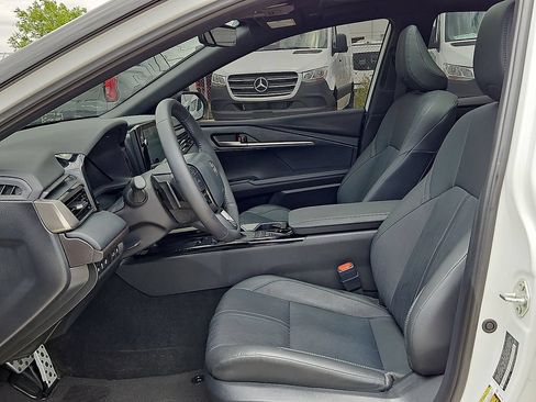 Used 2025 Toyota Camry XSE FWD image 16