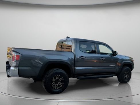 Used 2021 Toyota Tacoma TRD Off-Road AWD/4WD image 29