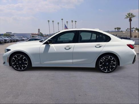 Used 2025 BMW 330i Sedan w/ M Sport Package RWD image 8