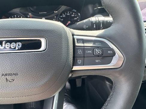 Used 2025 Jeep Compass Limited AWD/4WD image 16