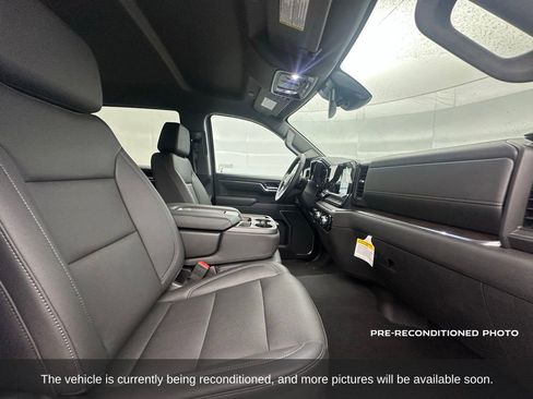 Used 2025 GMC Sierra 1500 SLT image 13