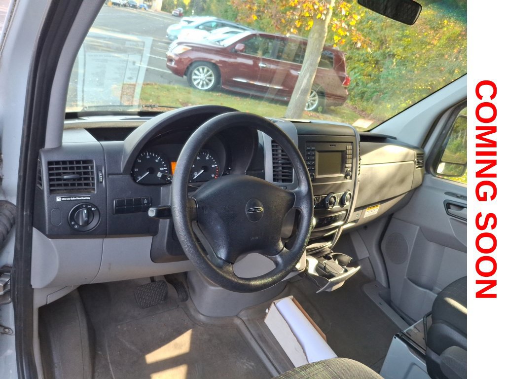 Used 2015 Freightliner Sprinter 2500 RWD image 10