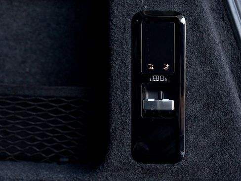 Used 2024 Land Rover Range Rover Sport Dynamic SE image 19