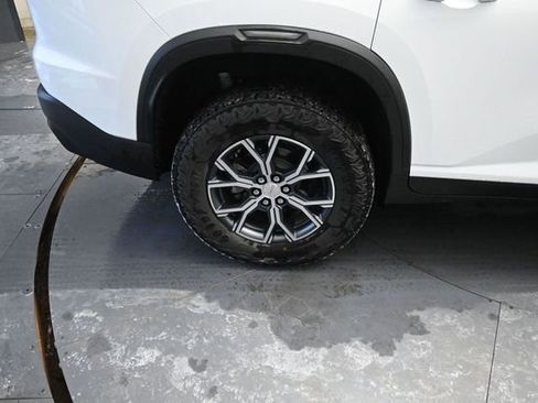 Used 2026 GMC Acadia AT4 AWD/4WD image 23