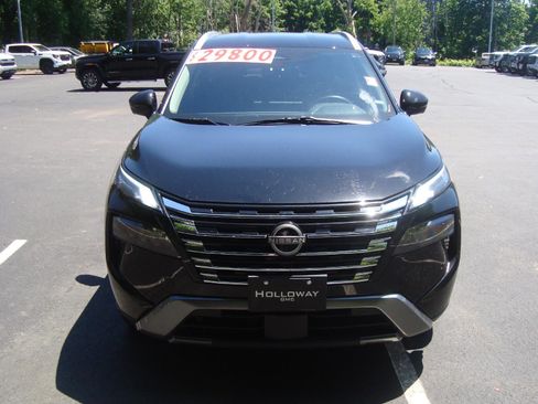 Used 2026 Nissan Rogue SL AWD/4WD image 2
