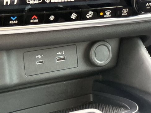 Used 2023 Nissan Rogue SL w/ SL Premium Package image 29