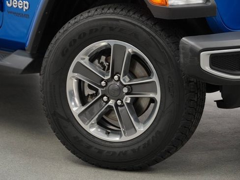 Certified 2022 Jeep Wrangler Unlimited Sahara w/ Cold Weather Group image 4