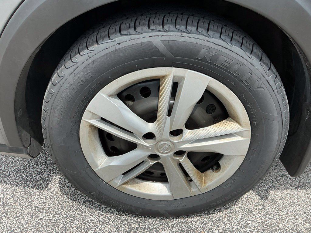 Used 2023 Nissan Kicks S FWD image 19