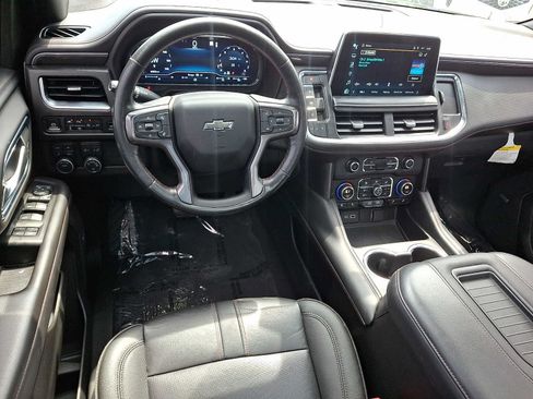 Used 2022 Chevrolet Suburban RST w/ Luxury Package AWD/4WD image 12