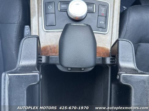 Used 2011 Mercedes-Benz E 550 Sedan image 26