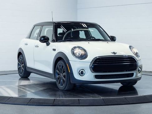 Used 2020 MINI Cooper 4-Door Hardtop image 4