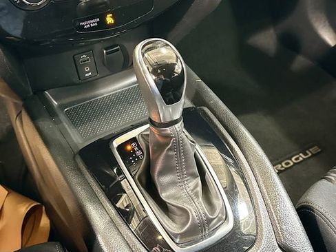 Used 2017 Nissan Rogue S image 17