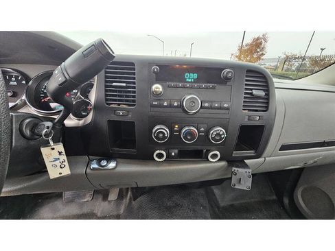 Used 2011 Chevrolet Silverado 2500 W/T image 17