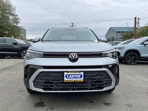 New 2025 Volkswagen Taos SE image 3