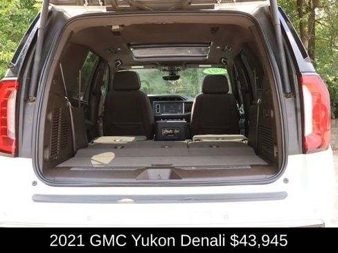 Used 2021 GMC Yukon Denali w/ Denali Premium Package image 18