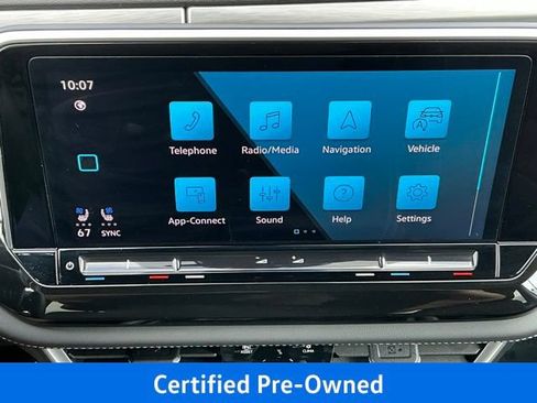 Used 2025 Volkswagen Atlas Cross Sport SE FWD image 24