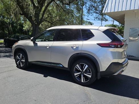 Used 2023 Nissan Rogue SL FWD image 3