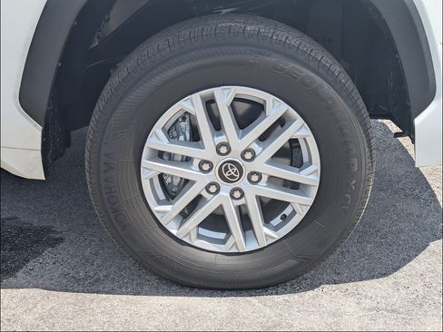 Used 2023 Toyota Tundra SR5 AWD/4WD image 12