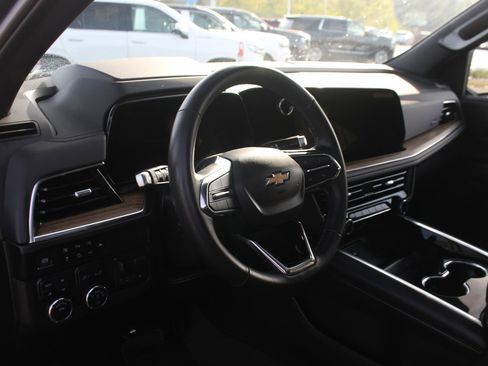 Used 2025 Chevrolet Tahoe High Country w/ Sun And Tow Package AWD/4WD image 18