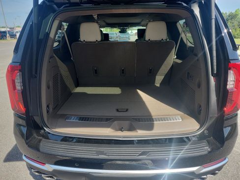 New 2026 GMC Yukon XL Denali w/ Denali Reserve Package AWD/4WD image 8