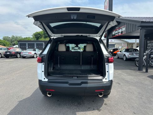 Used 2023 Chevrolet Traverse LT w/ Rear Camera Mirror Package AWD/4WD image 11