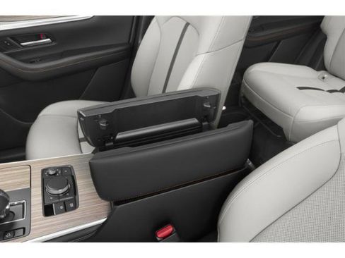 Used 2024 MAZDA CX-90 Plug-In Hybrid w/ Premium Pkg image 17