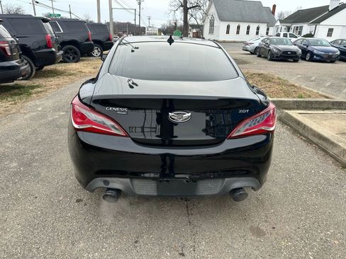 Used 2013 Hyundai Genesis 2.0T RWD image 5
