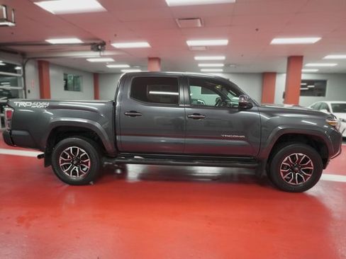 Certified 2022 Toyota Tacoma TRD Sport image 6
