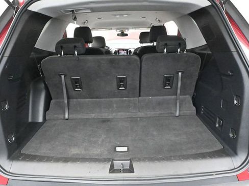 Used 2021 Chevrolet Traverse LT FWD image 39