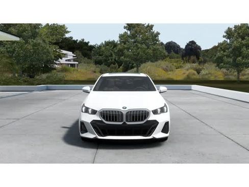 New 2026 BMW 540i xDrive w/ M Sport Package AWD/4WD image 3