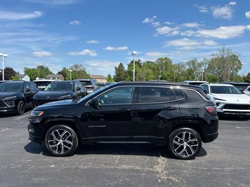Used 2024 Jeep Compass Limited w/ Elite Group AWD/4WD image 9