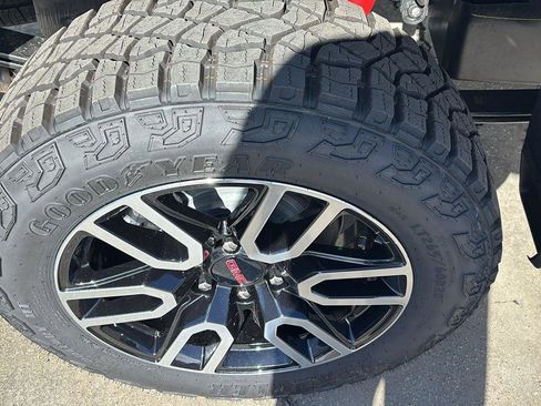 New 2026 GMC Sierra 1500 AT4 w/ AT4 Preferred Package image 10