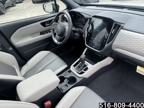 Used 2025 Subaru Forester Limited AWD/4WD image 29